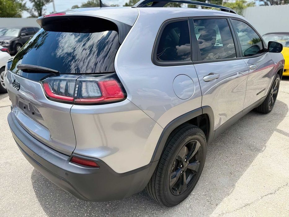 Jeep Cherokee Latitude Plus 4x4      2021