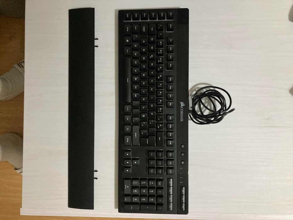 Crosshair GAMING Keyboard USB with INCLUDED Wrist Rest (K55 RGB)64309999526401121