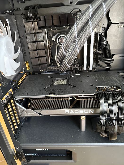 Computador gaming RTX 7900 XTX Ryzen 7800x3D