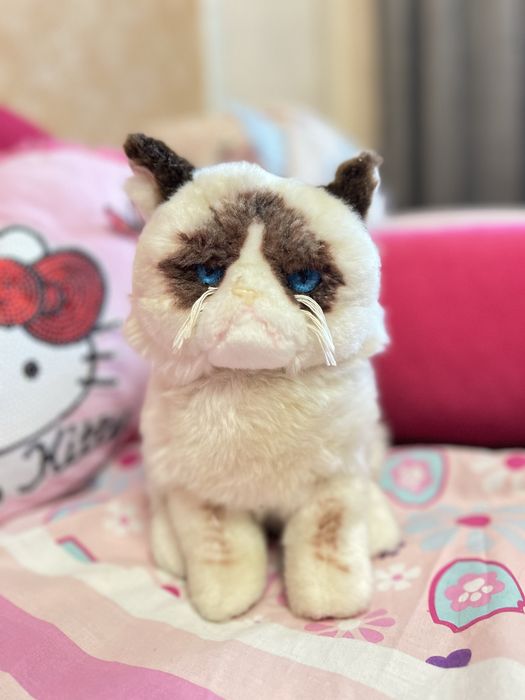 Інтерактивні собачки та колекційний оригінальний котик Grumpy Cat