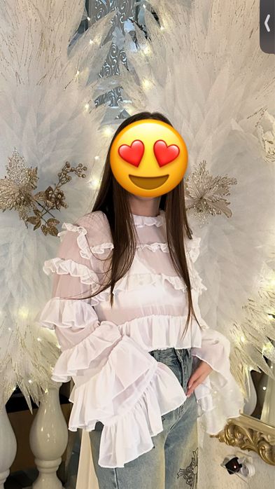 Нарядная блузка с круживами б/у