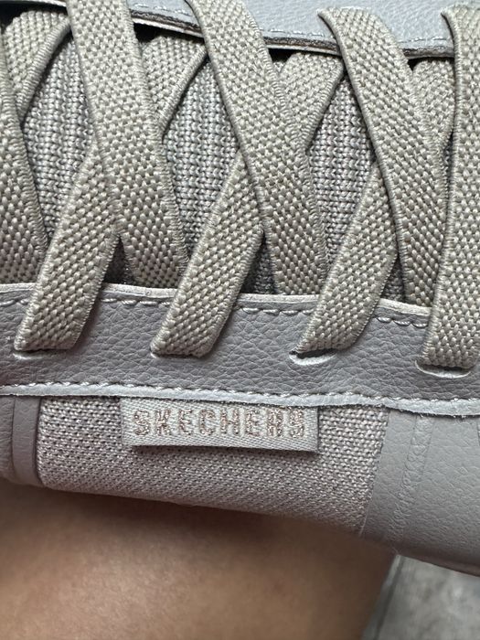 Світло- бежеві кросівки Skechers. Стан – ідеальний!38-39 розмір