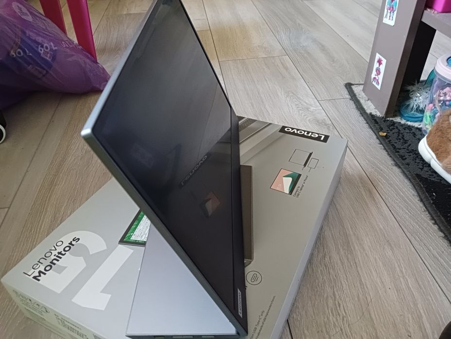 Przenośny monitor do telefonu