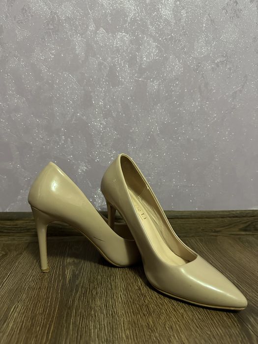 Жіночі туфлі