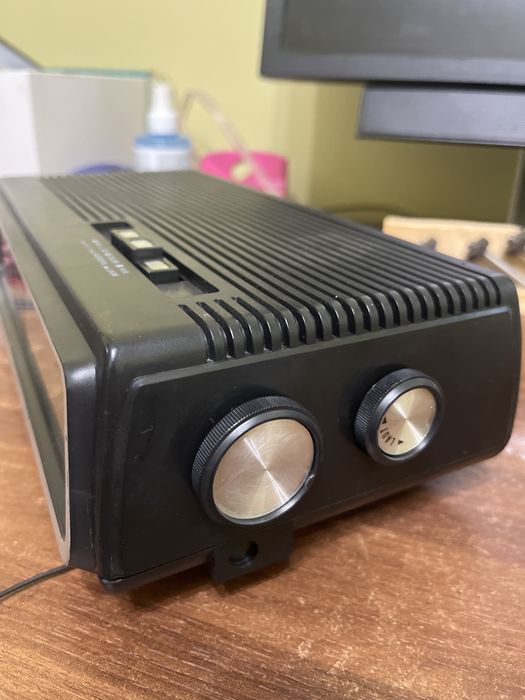 Zegar klapkowy z radiem Astrosound TX-1000