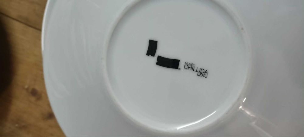 6 + 6 pratos em porcelana com design contemporâneo do Museo Chillida Leku