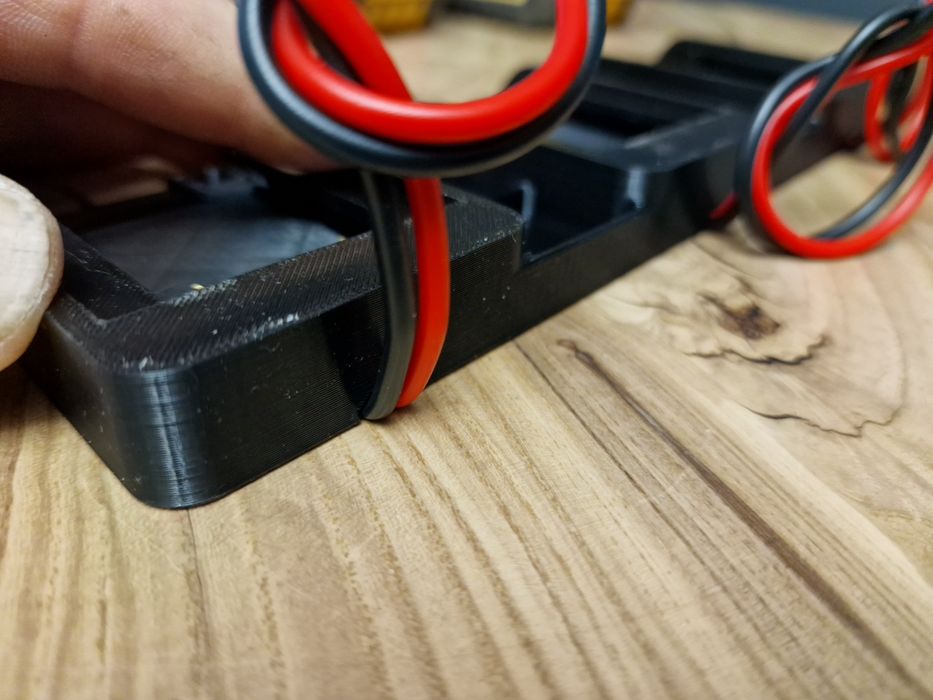 Adapter Dewalt na 3 akumulatory