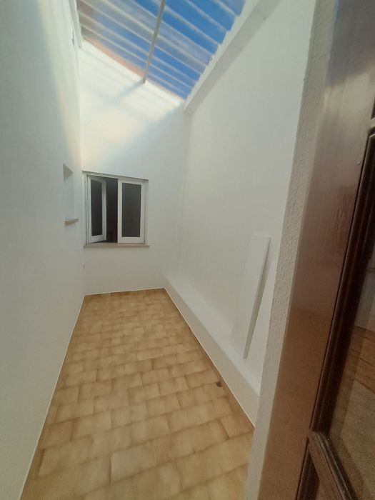 Moradia T3 com garagem e quintal