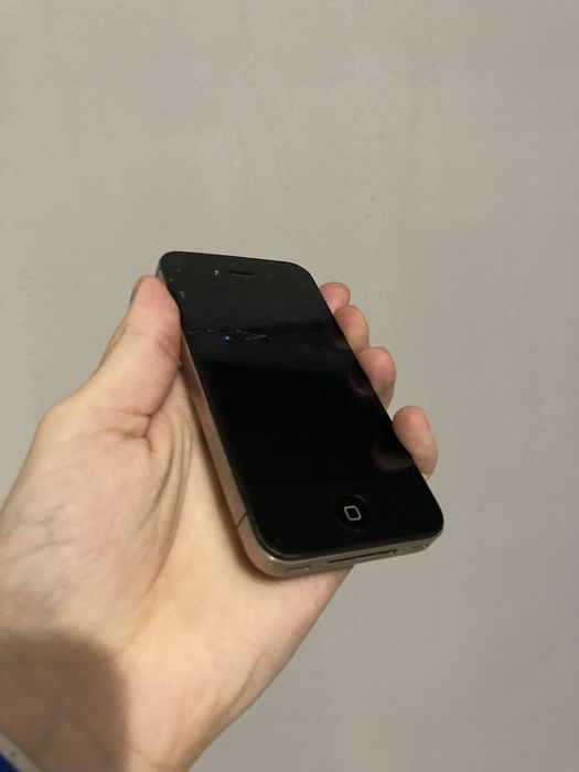 Apple iphone 4s.