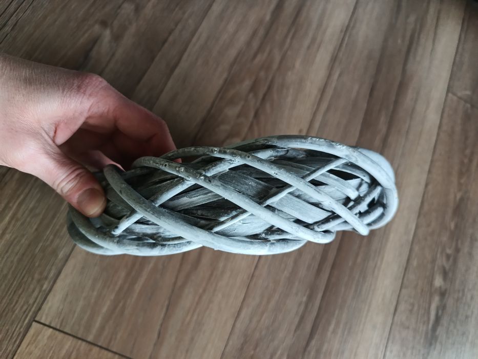 Wiklinowy wianek szary 25cm