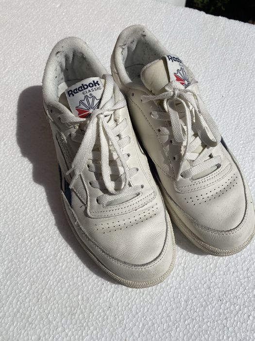 Tenis/sapatilhas Reebok. Sao creme, nao sao brancas.