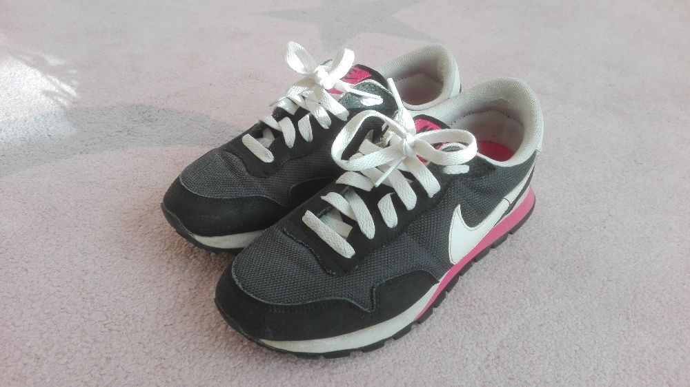 Buty Nike rozm.36, dł. wkł 23cm.