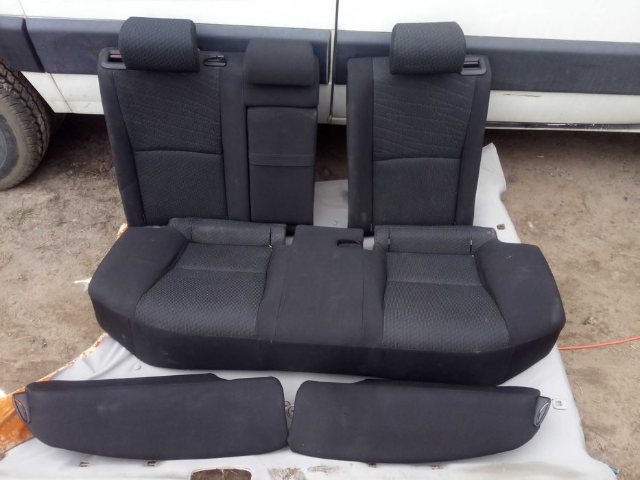 toyota AVENSIS T27 09- kanapa tylna sedan kompletna