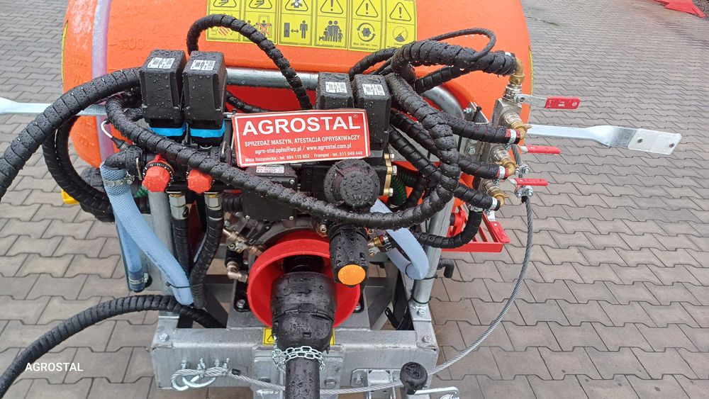 Opryskiwacz sadowniczy do truskawek Agrola Aeris H 1000 l