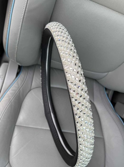 Чехол на кермо руль.  Жіночий чохол на кермо зі стразами.