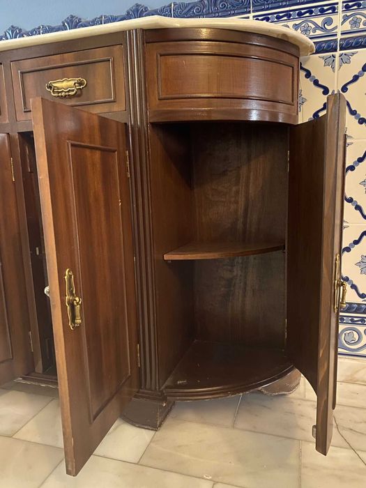 Aparador Clássico — Elegância e Funcionalidade para a Sua Casa