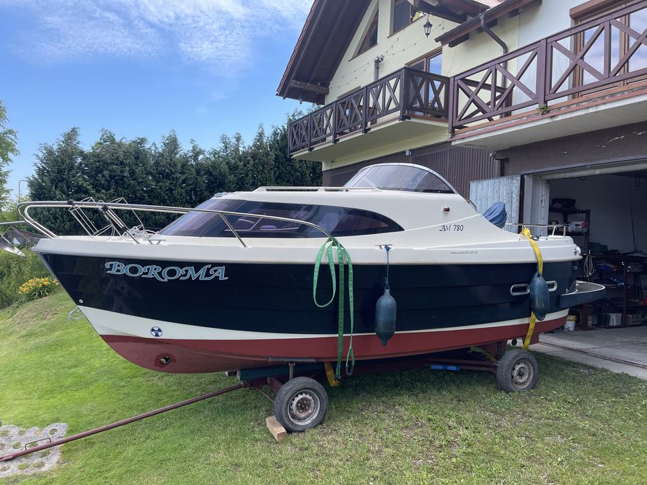 Jacht motorowy AM 780