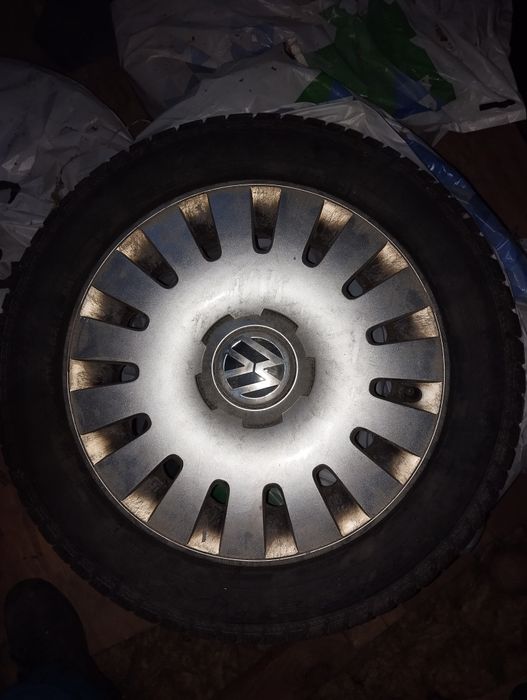 Komplet kół zimowych na stalówkach VW 5x112
