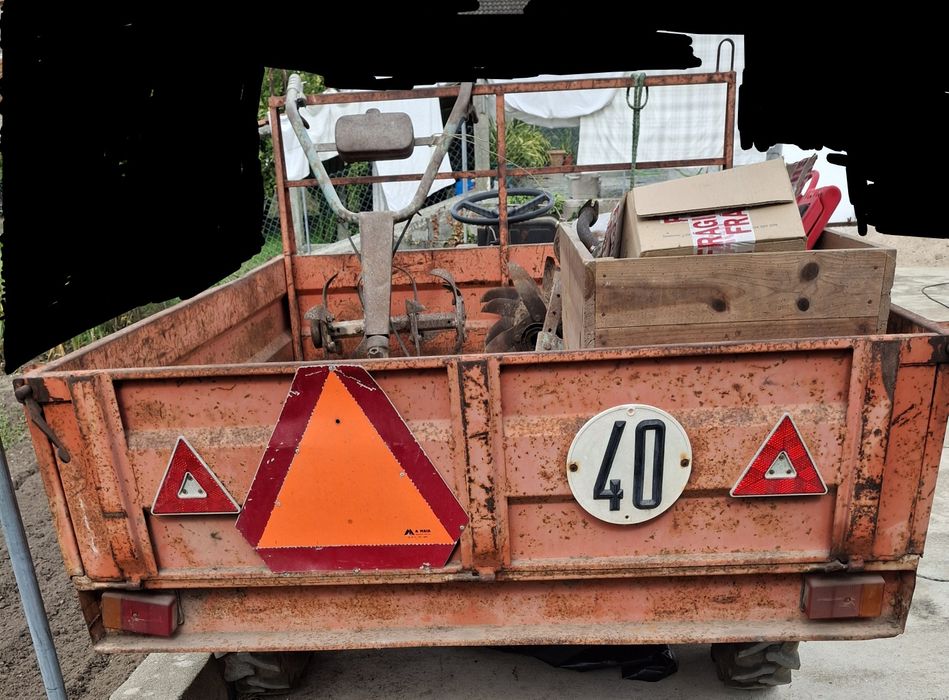 Motoenxada com reboque