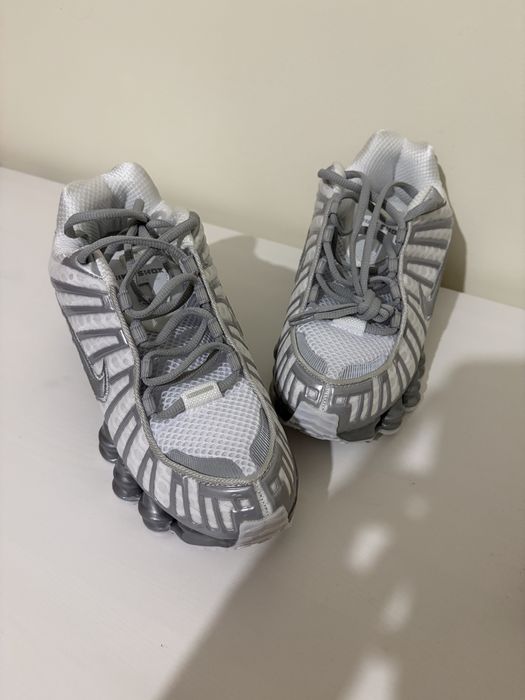 nike shox silver