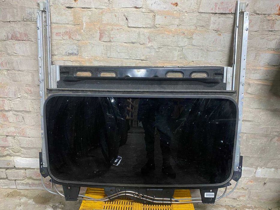 Люк на кришу скло Nissan Navara D40 Pathfinder R51