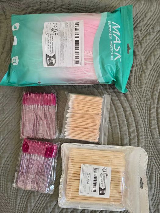 kit Mascara descratavel, pincel para sobrancelhas, palitos de limpeza