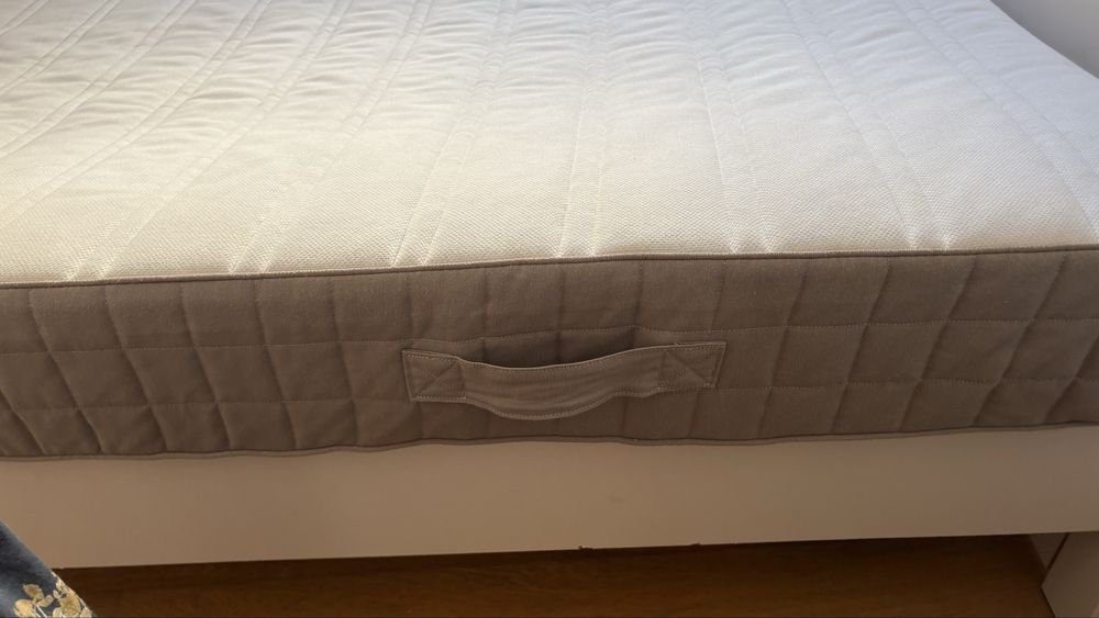 Cama IKEA SONGESAND 140x200 + colchão HÅMÅRVIK