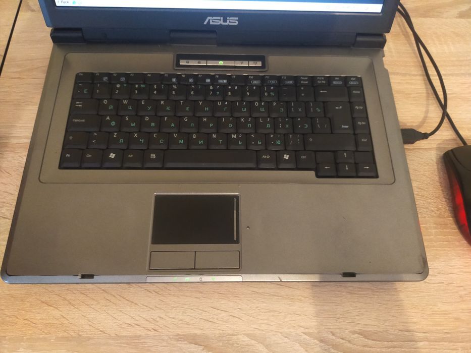 Ноутбук ASUS X51R  . Працює добре !