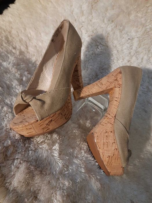 Buty tekstylne nowe