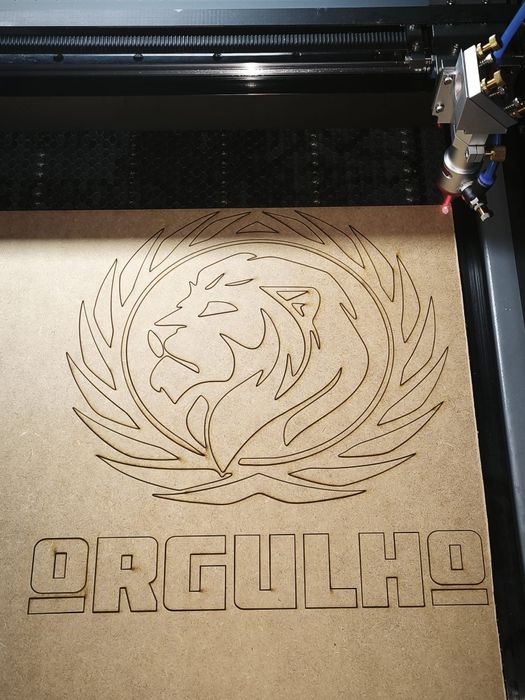Corte e gravação de CNC laser ou router
