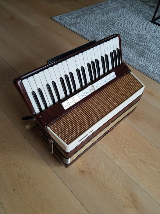 Akordeon Hohner TANGO V M MUSETTE 120 b. 4/5 chóry,lekki 10kg,jak NOWY