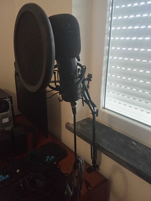 Microfone Neewer com tripé64584700655235122