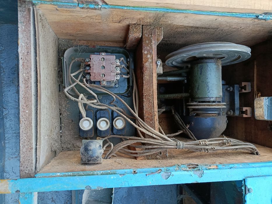 Продам токарний станок тв 16.