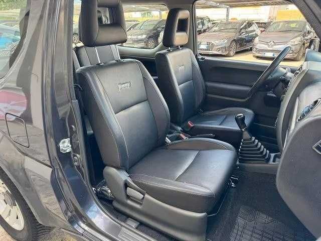 Suzuki Jimny 2011...