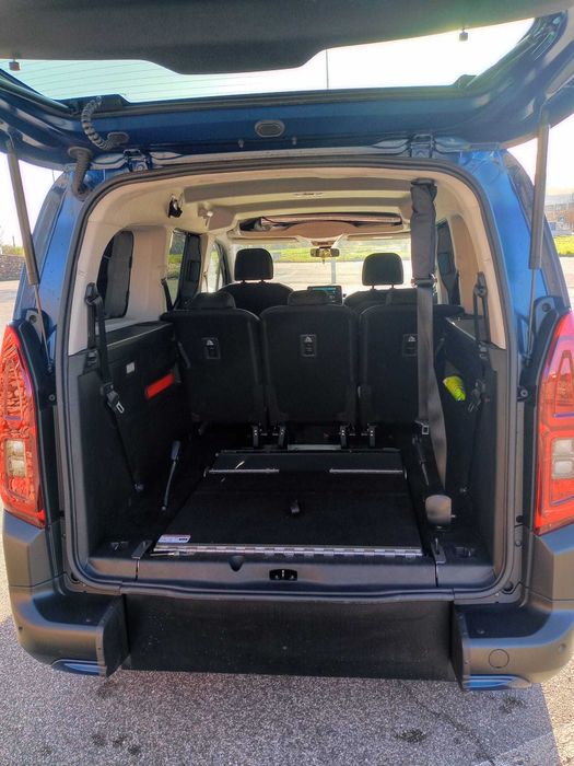 Citroen Berlingo adaptada transporte cadeira de rodas