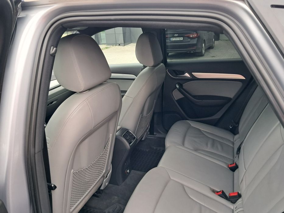 Продам  Audi Q3.