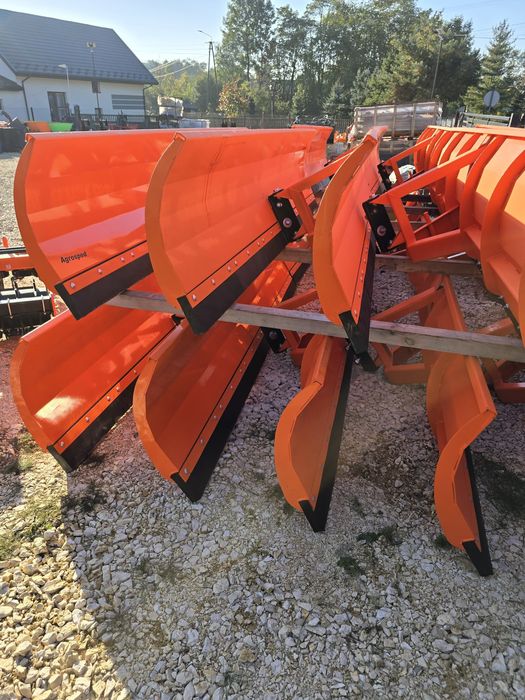 Solidny pług prosty do śniegu kukurydzy na tuz tur euro Dowóz