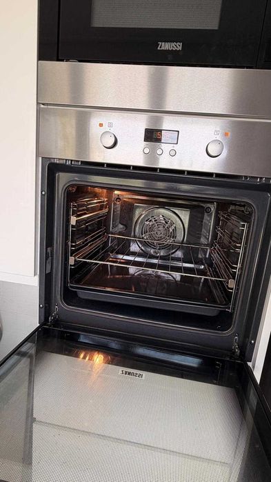 Vendo Placa de Indução e Forno Zanussi