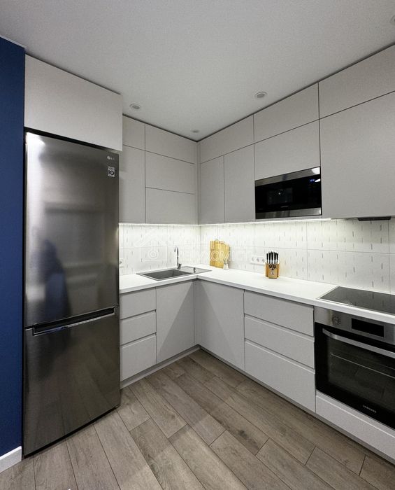 Продам  3 ком квартиру  ЖК Мира 2  ХТЗ