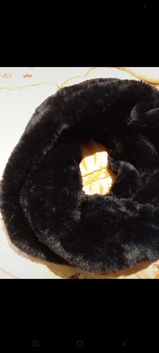 Gola preta fofa, quente e macia - Primark
