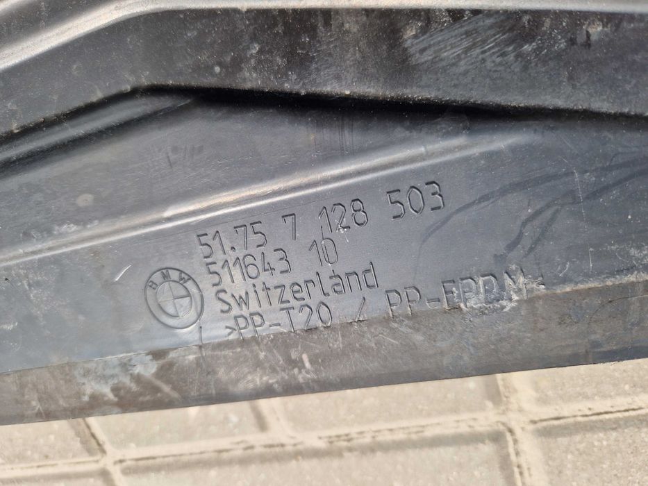 BMW 3 E90 E91 Osłona Obudowa Dolna Chłodnicy