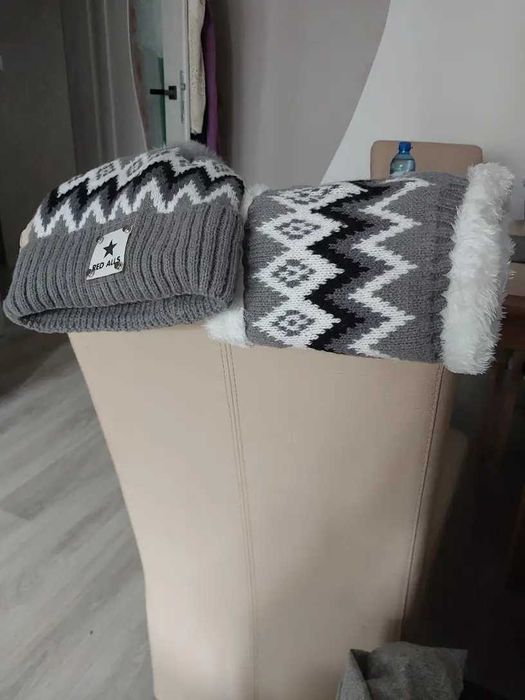 Nowy zimowy cieplutki komplet czapka + komin!!