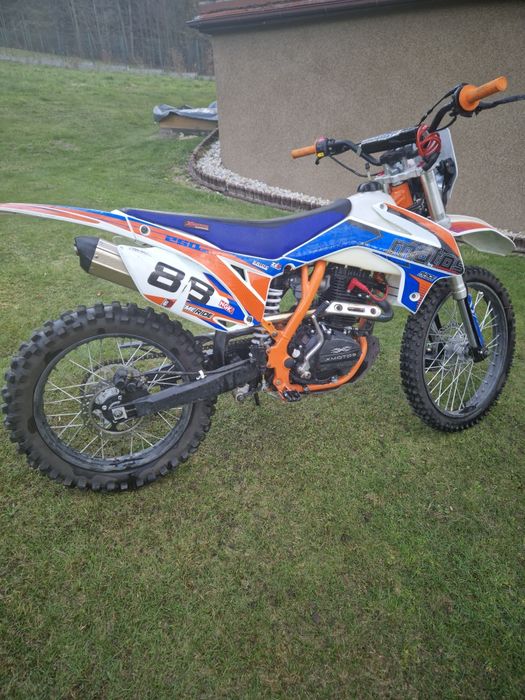 Motocykl cross 250 xmotos