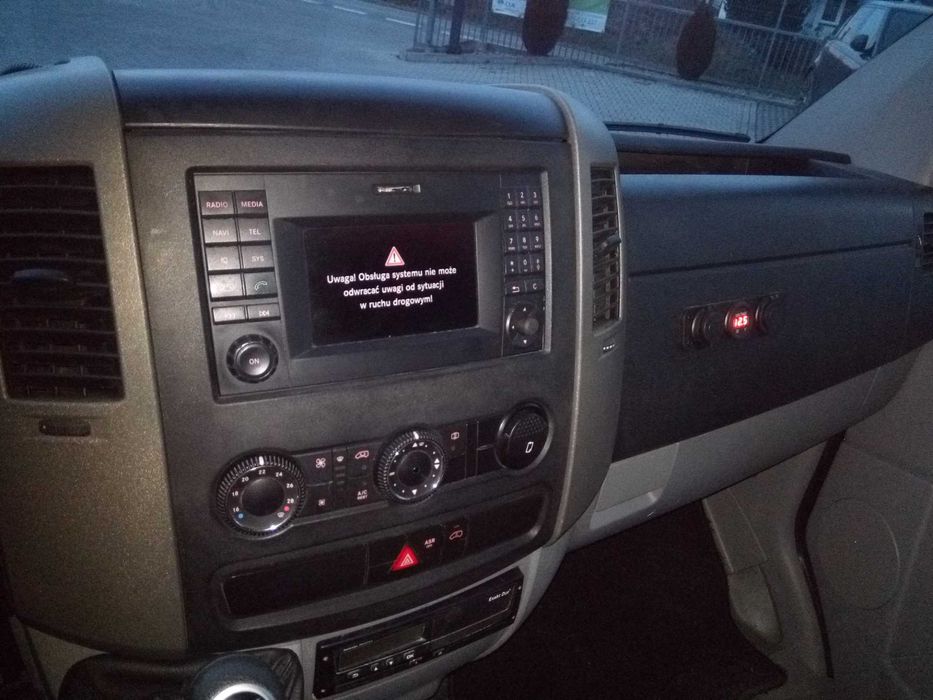 crafter 2,5 tdi  auto laweta  nie ciągnik sprinter  , możliwa  zamiana