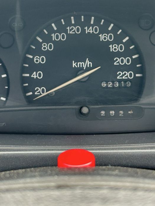 Ford Escort 1.6 бензин переоформояється