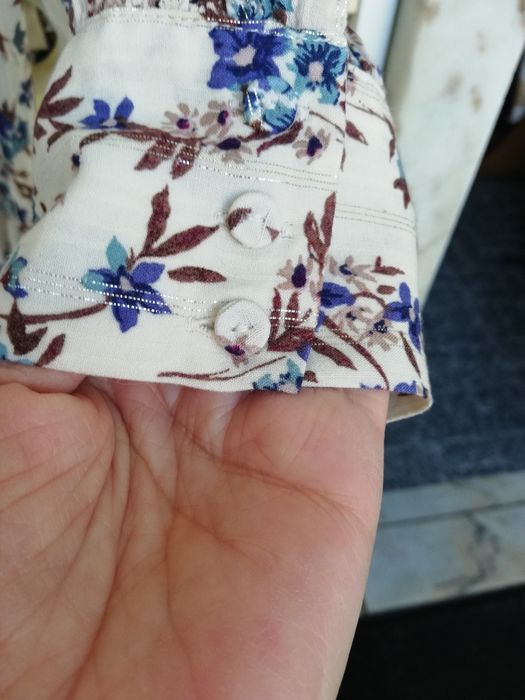 Blusa estampada de senhora, marca Mango, T. M