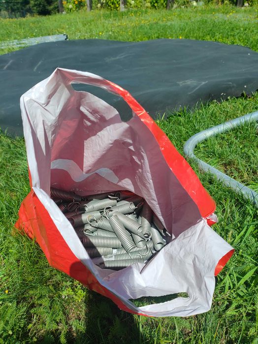 Trampolina z siatką