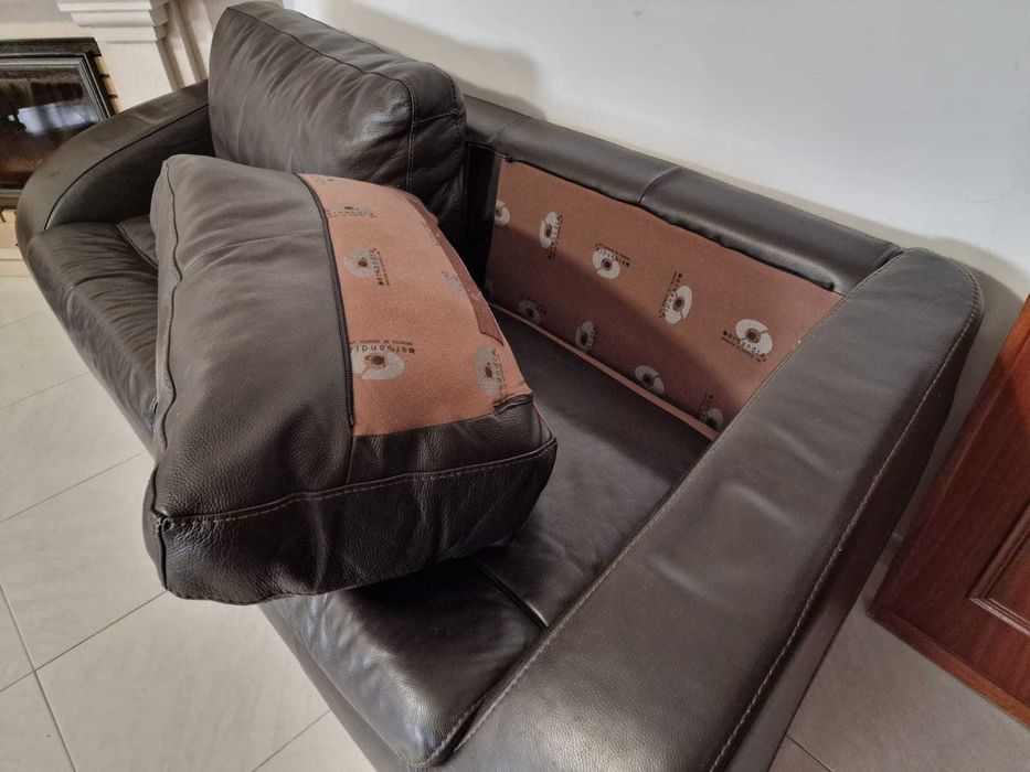 Sofá de 3 lugares (pele verdadeira)
