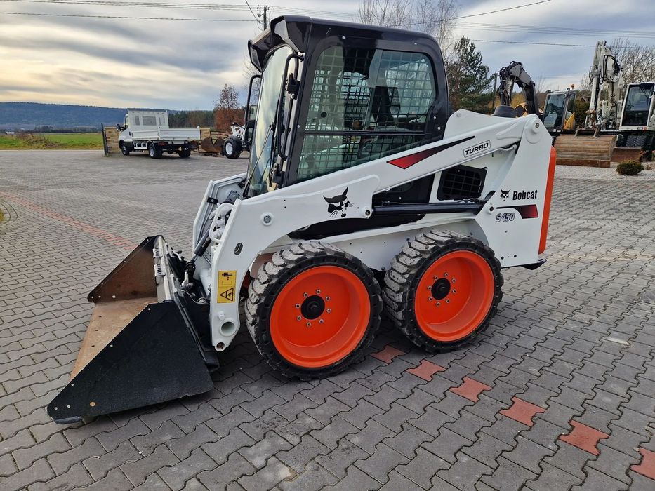 Wynajem miniładowarki  bobcat/minikoparki