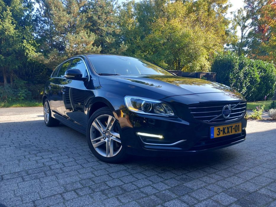 Volvo V60 VOLVO V60 AWD D6 Twin Engine Plug In Hybryda Webasto
